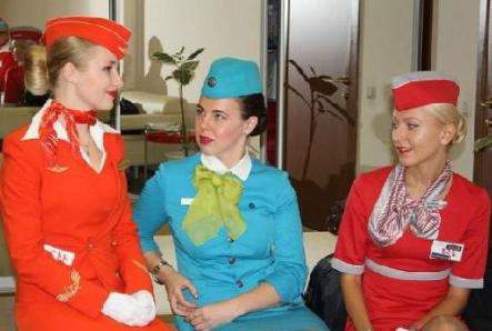 Сколько получают стюардессы в России и других странах?
